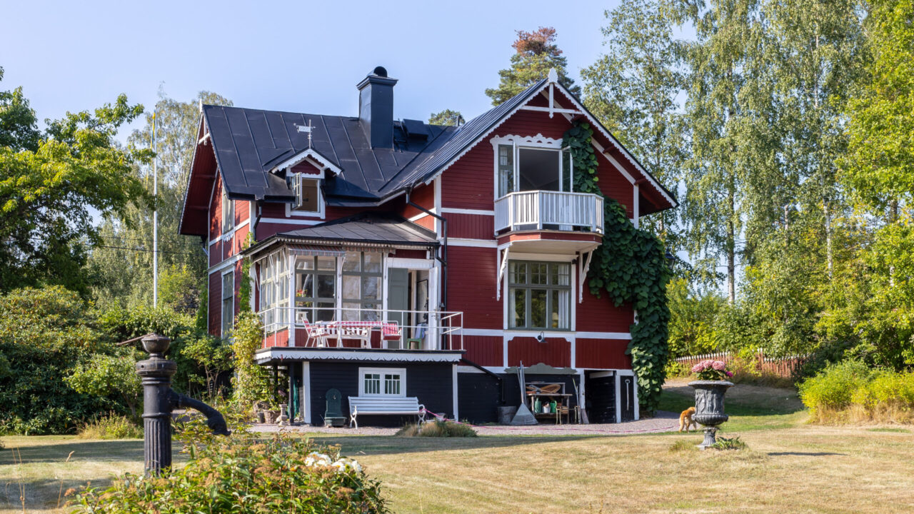 6 bedrooms | 2 bathrooms | 12 guests