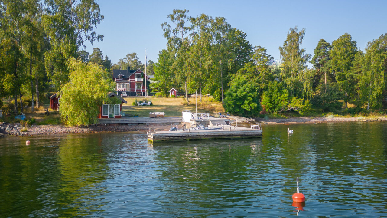 6 bedrooms | 2 bathrooms | 12 guests