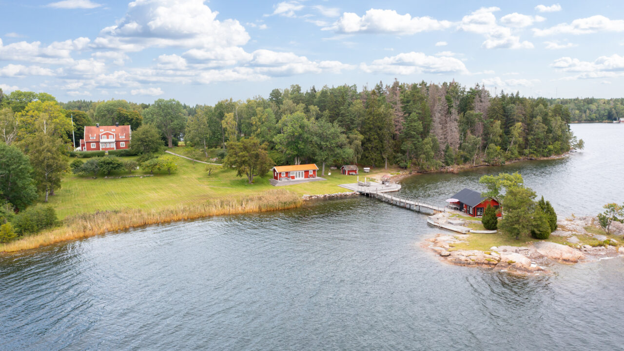 13 bedrooms | 5 bathroom | 22 guests