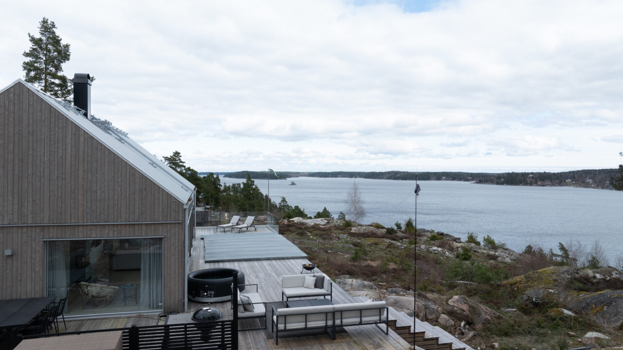 6 bedrooms | 2 bathrooms | 10 guests